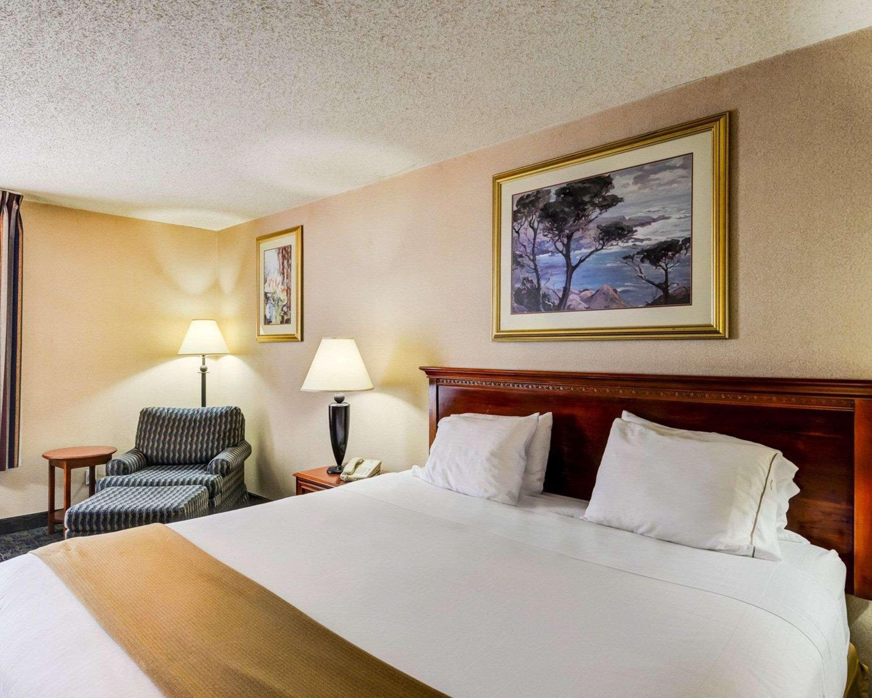 Quality Inn Spring Mills - Martinsburg North Eksteriør billede