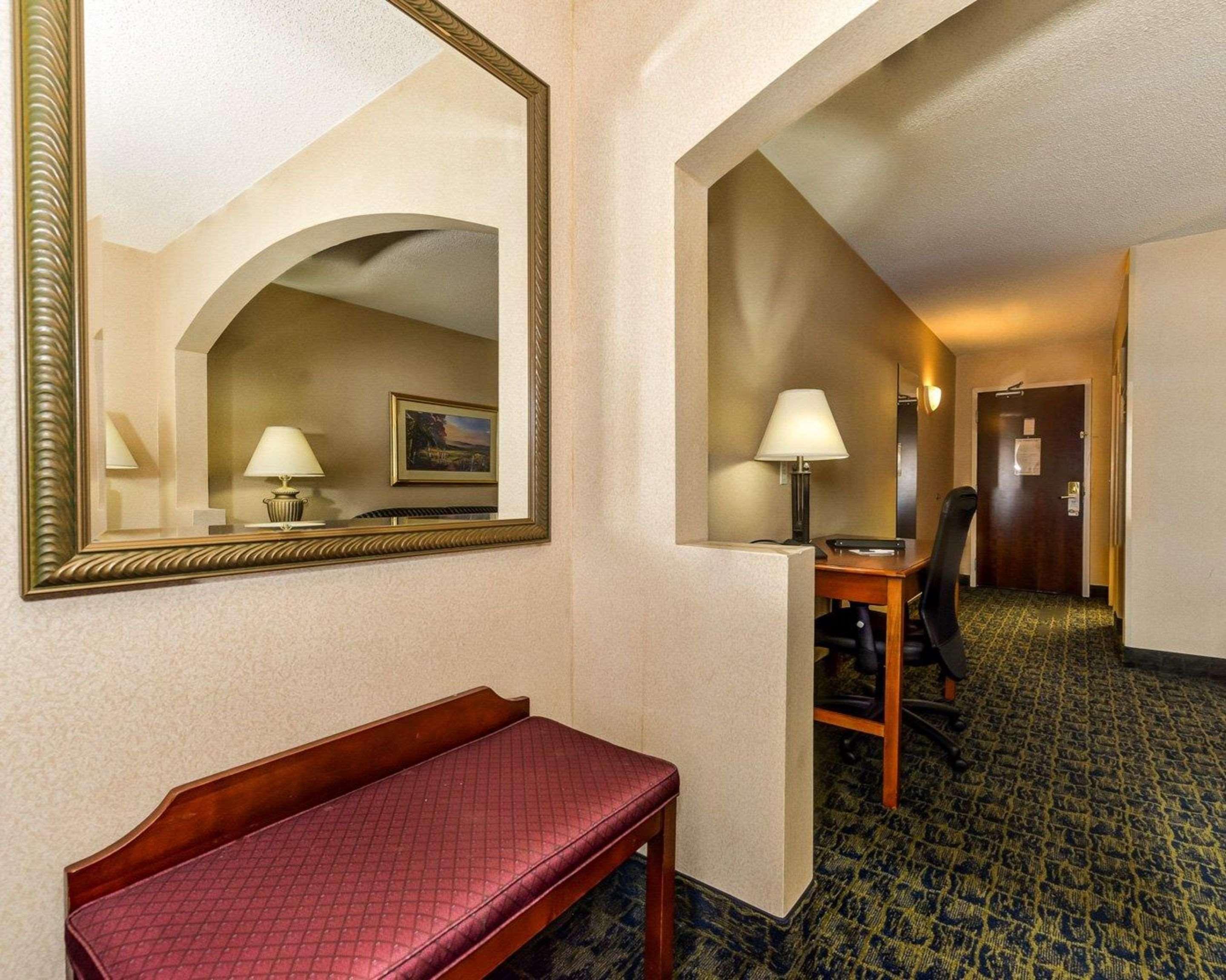 Quality Inn Spring Mills - Martinsburg North Eksteriør billede